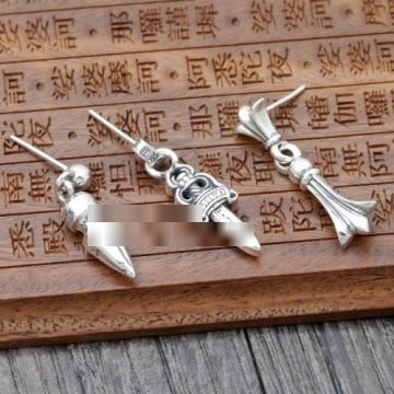 日本未入荷モデル クロムハーツコピー  2022 揺れる ピアス  CHROME HEARTSコピー