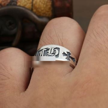 綺麗に決まるフォルム ユニセックス リング クロムハーツコピー CHROME HEARTSコピー 2022  