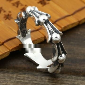 長く愛用できる CHROME HEARTSコピー リング クロムハーツコピー キュービック 2022  