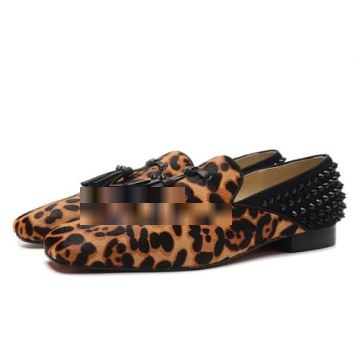 優しい色合い Christian Louboutinコピ ースタイリッシュな印象  2022  カジュアルシューズ シューズ クリスチャンルブタンコピー    