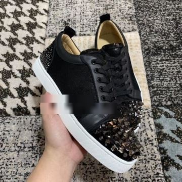 クリスチャンルブタンコピー シューズ 2022 Christian Louboutinコピー 今からの季節にピッタリ カジュアルシューズ 素敵     