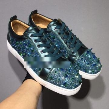 Christian Louboutinコピー シューズ 最安値！ クリスチャンルブタンコピー 2022 カジュアルシューズ 機能性も備えたアイテム     