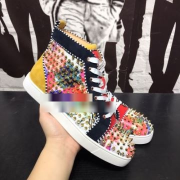 Christian Louboutinコピー シューズ 2022  クリスチャンルブタンコピー カジュアルシューズ 海外セレブ定番愛用      