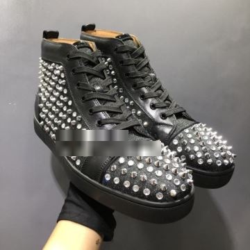 クリスチャンルブタンコピー 大人キレイに仕立てる Christian Louboutinコピー 2022 軽量 シューズ カジュアルシューズ      