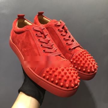 シューズ カジュアルシューズ 高級感を備えている  クリスチャンルブタンコピー  Christian Louboutinコピー 2022 シックスタイルに活躍      