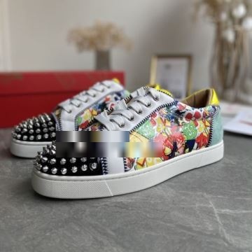 Christian Louboutinコピー 優美なお出かけスタイル 2022 クリスチャンルブタンコピー シューズ カジュアルシューズ一番人気の新作はこれ        