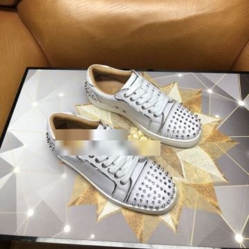 機能性も備えたアイテム 2022  クリスチャンルブタンコピー シューズ スニーカー 飽きの来ない Christian Louboutinコピー   