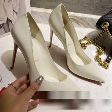 今話題の最新作 クリスチャンルブタン スーパーコピー Christian Louboutin 2023 パンプス 脚長美脚効果がある