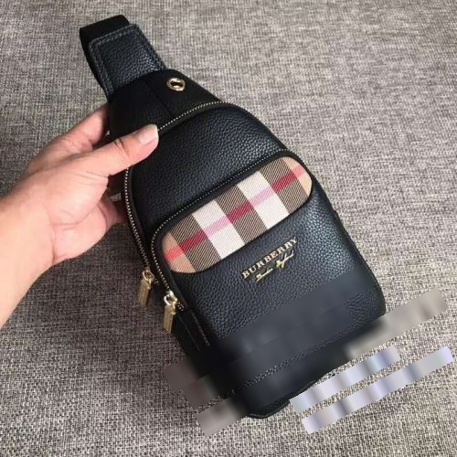 2022 バーバリー BURBERRYコピーブランド 早くも完売している ショルダーバッグ 斜め掛けバッグ 30x17x8 大人 軽量 バッグ 通勤