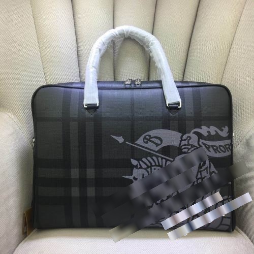 秋のお出かけに最適 スーパーコピー 2022 バーバリー BURBERRY ビジネスバッグ 2色可選 メンズ 通勤バッグ 39x28x5cm 大容量 軽い レザー おしゃれ 大容量