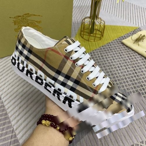 存在感◎ バーバリー BURBERRY カジュアルシューズ 2022秋冬 スニーカー BURBERRYスーパーコピー 激安 コスパに優れたメンズの超軽量スニーカー