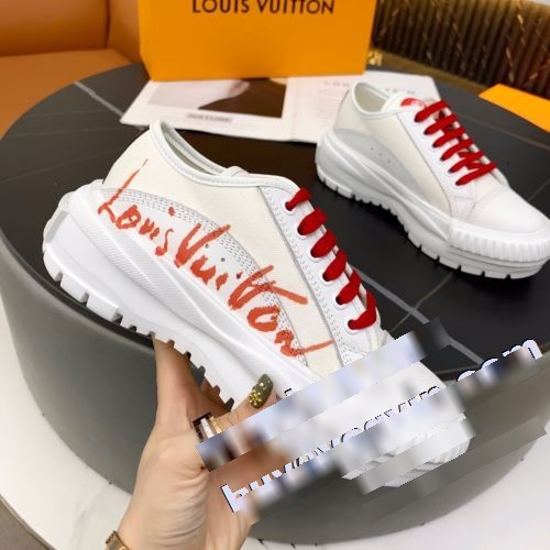 ヴィトンコピーブランド レディースシューズ 2022秋冬 ファション性の高い ルイ ヴィトン LOUIS VUITTON スニーカー 軽量で疲れにくい