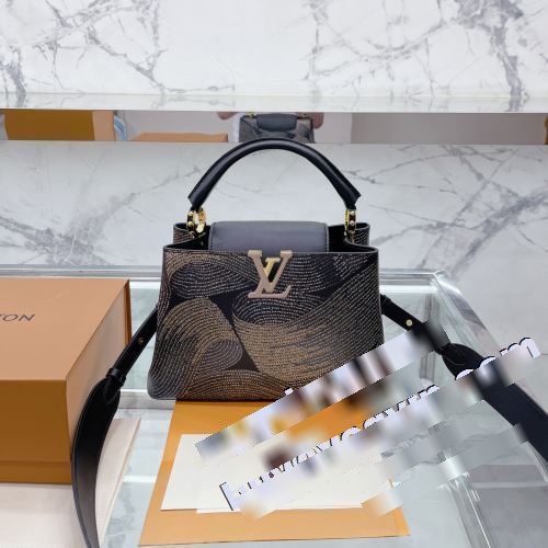 超目玉 ルイ ヴィトンブランド コピー 斜め掛けバッグ 2色可選 2022 ルイ ヴィトン LOUIS VUITTON mini Capucines bb ショルダーバッグ