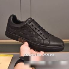 海外セレブ愛用 偽物ブランド 2022 ルイ ヴィトン LOUIS VUITTON カジュアルシューズ これからの季節の足元のアクセント スニーカー 2色可選