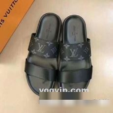 2023 コピーブランド 大人気アイテム！入手困難 ルイ ヴィトン LOUIS VUITTON サンダル 歩きやすくぺたんこなサンダルなので、快適に過ごせます