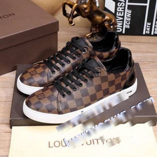 2022最新入荷 大特価  カジュアルシューズ スニーカー 超軽量設計 ルイ ヴィトン LOUIS VUITTON 2色可選 ルイ ヴィトンスーパーコピー 