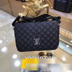 2023最新入荷 ルイ ヴィトン LOUIS VUITTON ショルダーバッグ ブランドスーパーコピー 大人のセンスを感じさせる