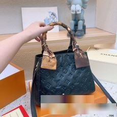 ショルダーバッグ 【激安】 レディース 斜めがけ 大人 LOUIS VUITTONブランド コピー ハンドバッグ 2023 ルイ ヴィトン ショルダーバッグ Lv Retiro