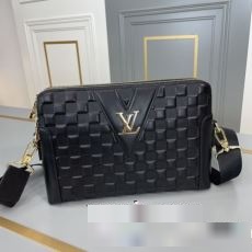 2023 ルイ ヴィトン LOUIS VUITTON 絶大な人気を誇る ショルダーバッグ 防水 斜め掛けバッグ 多収納 肩掛けバッグ