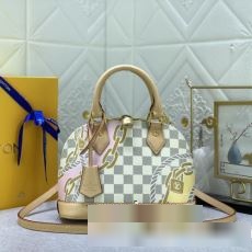 日本最高N級ブランドコピー 2023 大容量収納 ルイ ヴィトン LOUIS VUITTON ハンドバッグ 首胸ロゴ ショルダーバッグ M53152