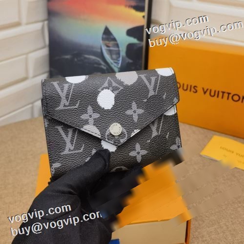 大人のセンスを感じさせる 2023 ルイ ヴィトン LOUIS VUITTON x YK Victorine 偽物ブランド 財布 M81865 抜群の収納力