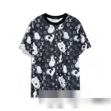 2023新作品 超人気美品◆ ルイ ヴィトンブランドコピー LOUIS VUITTON 半袖Tシャツ 乾きやすい 2色可選