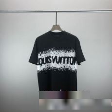 ブランド コピー 2023新作品 高級感演出 ルイ ヴィトン LOUIS VUITTON 半袖Tシャツ 優しいフィット感 2色可選
