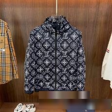 ルイ ヴィトンスーパーコピー お洒落な存在感  2023秋冬 LOUIS VUITTON ブルゾン 撥水、透湿機能があり