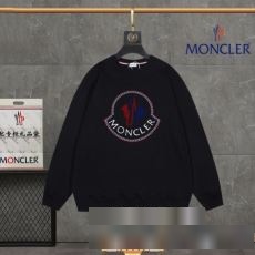 綺麗に決まるフォルム！ 2023秋冬 MONCLER モンクレールコピー ブランド プルオーバーパーカー 厚手の生地 3色可選