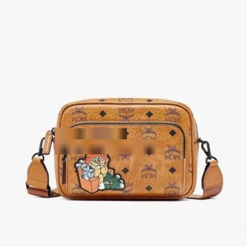 今からの季節にピッタリ！ バッグ 2022 MCM  エムシーエム コピー 気軽に持てる ショルダーバッグ