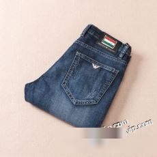 ARMANIスーパーコピー 大人気アイテム！入手困難 アルマーニ 2023 ジーンズ のびのびストレッチで動きやすさ抜群！