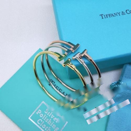 スタイルアップ効果 2022 ティファニー Tiffany&Co バングル ティファニー ブランドスーパーコピー 機能性も備えたアイテム