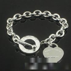 2022 ティファニー コピー 極上の着心地 Tiffany&Co ブレスレット チャームストーン