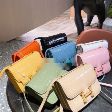 2022 エルメス HERMES 芸能人に愛用者続出 多色選択可 エルメスブランド 偽物 通販 ショルダーバッグ レディースバッグ 気軽に持てる