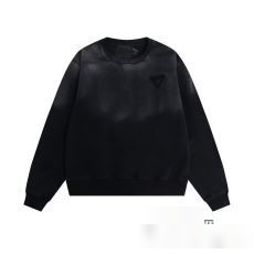 秋のお出かけに最適 2023年モデル入荷 プラダ PRADA プルオーバーパーカー スーパーコピー 優良サイト 厚手の生地