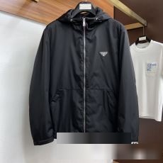 一味違うケーブル編みが魅力満点 2023新款 プラダ PRADA 厳しい寒さに耐える ブルゾン ブランド 偽物 通販