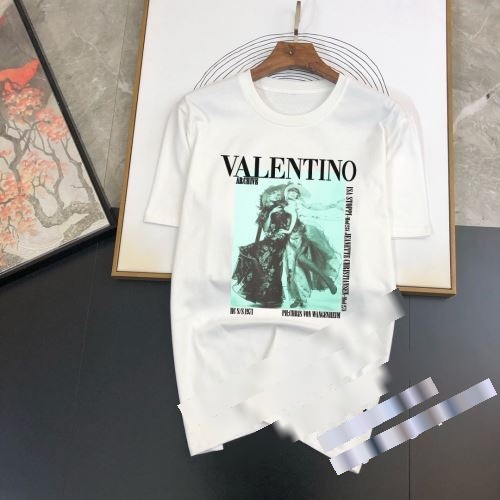 ブランドコピー 人気が爆発 2022 ヴァレンティノ VALENTINO スタイリッシュな印象 半袖Tシャツ 2色可選
