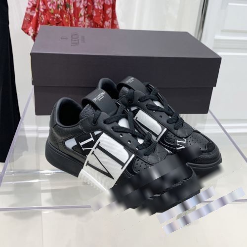 2022秋のお出かけに最適 6色可選 ヴァレンティノ VALENTINO 軽量で疲れにくい スニーカー カジュアルシューズ VALENTINOスーパーコピー