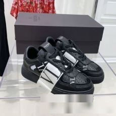 2022秋のお出かけに最適 6色可選 ヴァレンティノ VALENTINO 軽量で疲れにくい スニーカー カジュアルシューズ VALENTINOスーパーコピー