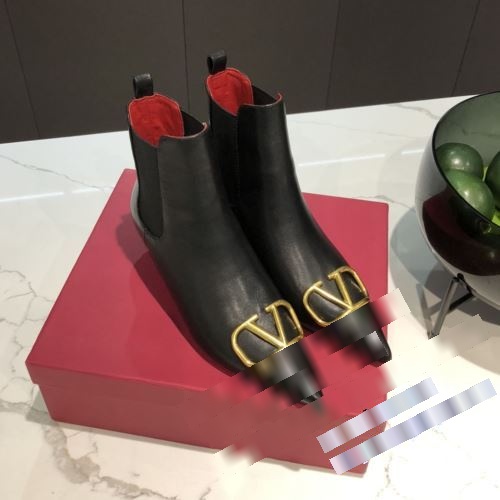 2022 強い魅力を感じる一枚 偽物ブランド ヴァレンティノ VALENTINO ハイヒール レディースシューズ パンプス  走れるパンプス　パンプス 痛くない 疲れない