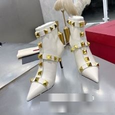 主役になる存在感 2022 ヴァレンティノスーパーコピー VALENTINO 2色可選 ハイヒール レディースシューズ パンプス 低反発 歩きやすい 履きやすい 柔らか