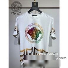 スーパーコピー 2022秋冬 柔らかな質感 ヴェルサーチ VERSACE 半袖Tシャツ Tシャツが登場