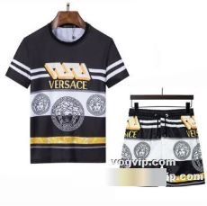 海外セレブ愛用 ヴェルサーチブランド コピー 2022 ヴェルサーチ VERSACE 半袖Tシャツ 上下セット しかも丈夫で長持ちしかも涼しい