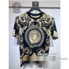 ヴェルサーチ偽物ブランド 2022 スタイリッシュな印象 イージーケアが何よりも魅力 ヴェルサーチ VERSACE 半袖Tシャツ