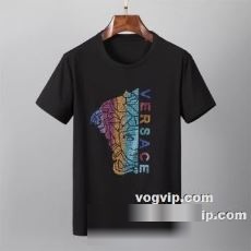 綺麗に決まるフォルム！ 2022秋冬 ヴェルサーチ VERSACE 幅広く使える上質Tシャツ！ VERSACEコピー 半袖Tシャツ 2色可選
