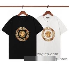 人気商品登場 2022秋冬 ヴェルサーチ 半袖Tシャツ 2色可選 家族お揃いコーデも作れちゃう VERSACEブランド 偽物 通販