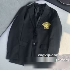 2022秋冬 大好評? ヴェルサーチブランド コピー VERSACE ダブルスーツ 2色可選 着るだけでおしゃれ感をプラスしてくれます
