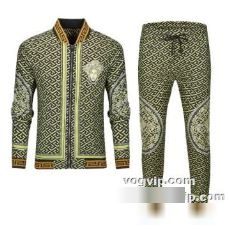 ブランド コピー 大人キレイに仕立てる 2022秋冬 ヴェルサーチ VERSACE ジャージセット 防寒機能ある 上下セット