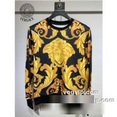 コピー 2022秋冬 海外セレブ定番愛用 ヴェルサーチ VERSACE プルオーバーパーカー パーカー 軽量ジャケット