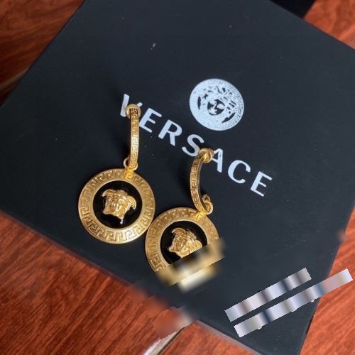 おしゃれに絶大な人気 2022秋冬 ヴェルサーチ VERSACE スーパーコピー 激安 ピアス イヤリング 雰囲気ある